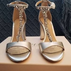 Jewel Badgley Mischka, Size 6, Siver Sandals